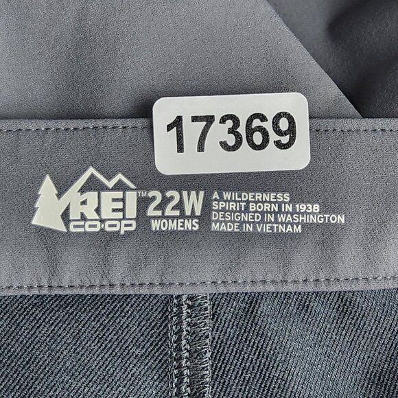 REI Pants Womens 22W Gray Hiking Stretch Belted Zip Pockets Semi Fitted Cargo - Picture 14 of 16